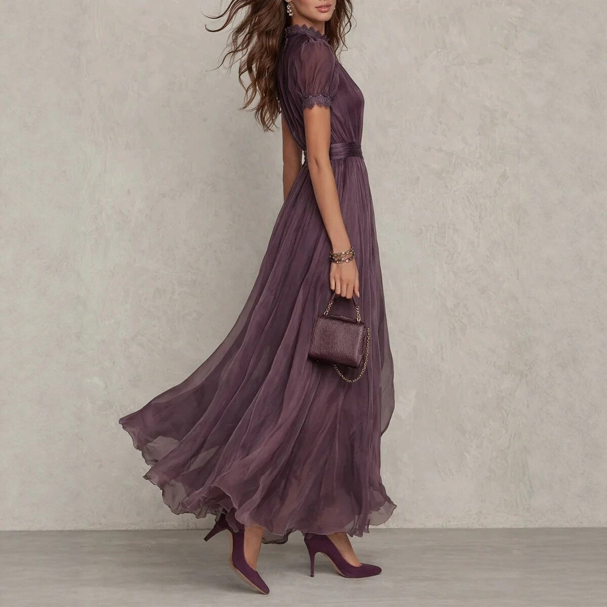 Women's Elegant Dress With A Ruffled Waist Hem Secondary image